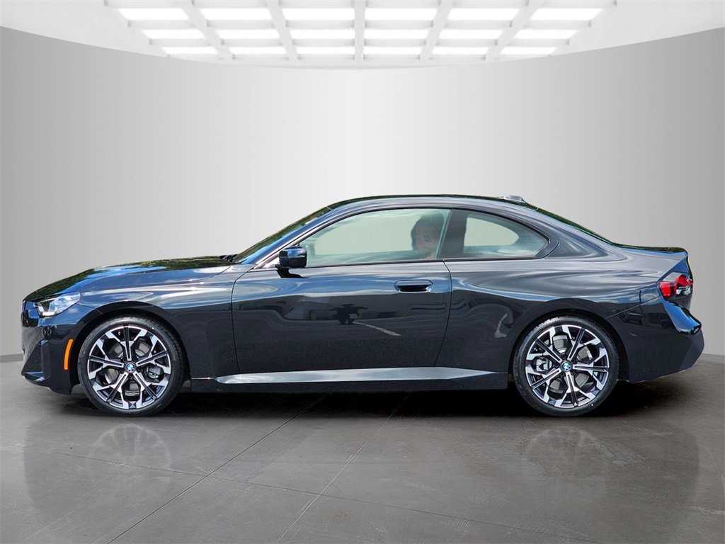 Used 2025 BMW 230i Coupe image 3