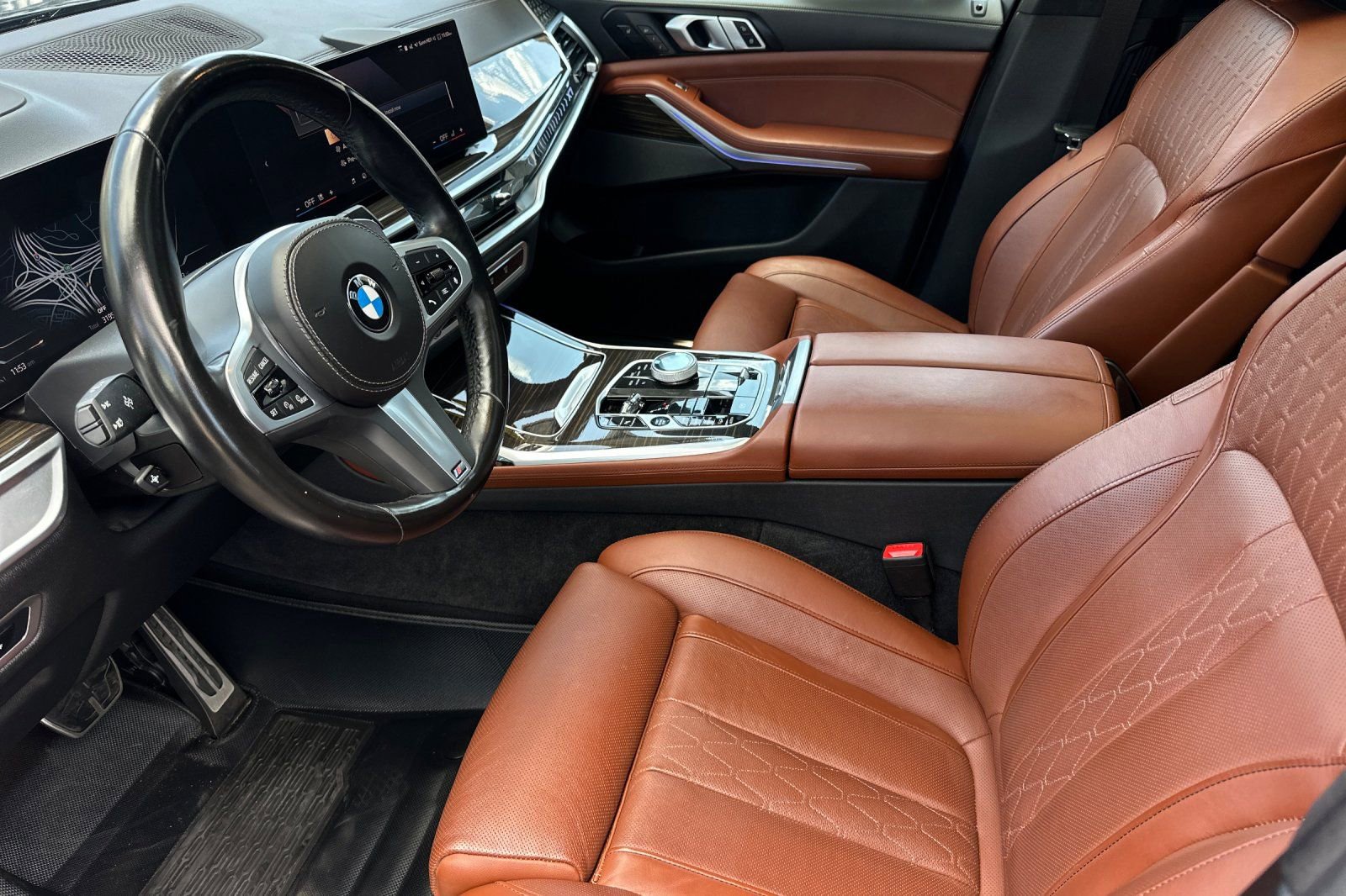 Used 2024 BMW X7 xDrive40i w/ Executive Package image 9