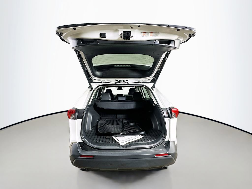 Used 2025 Toyota RAV4 XLE Premium FWD image 33