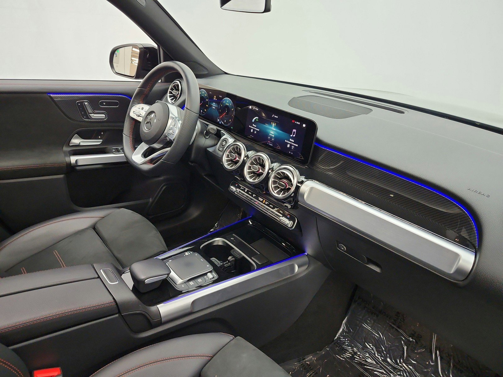 Used 2023 Mercedes-Benz GLB 250 image 25
