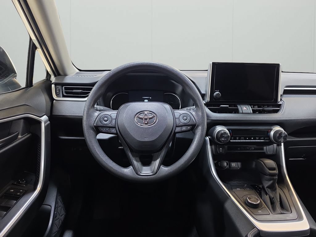 Used 2025 Toyota RAV4 LE AWD/4WD image 18
