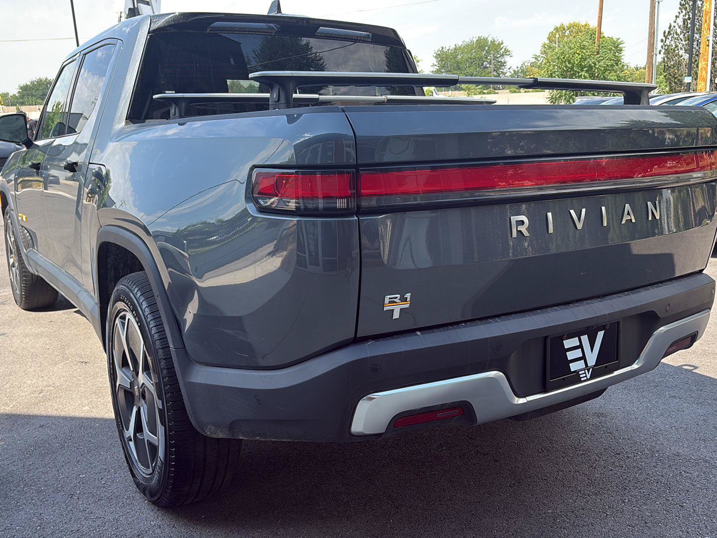 Used 2022 Rivian R1T Adventure AWD/4WD image 6
