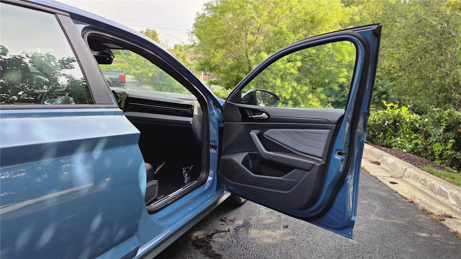 New 2026 Volkswagen Jetta GLI Autobahn FWD image 27