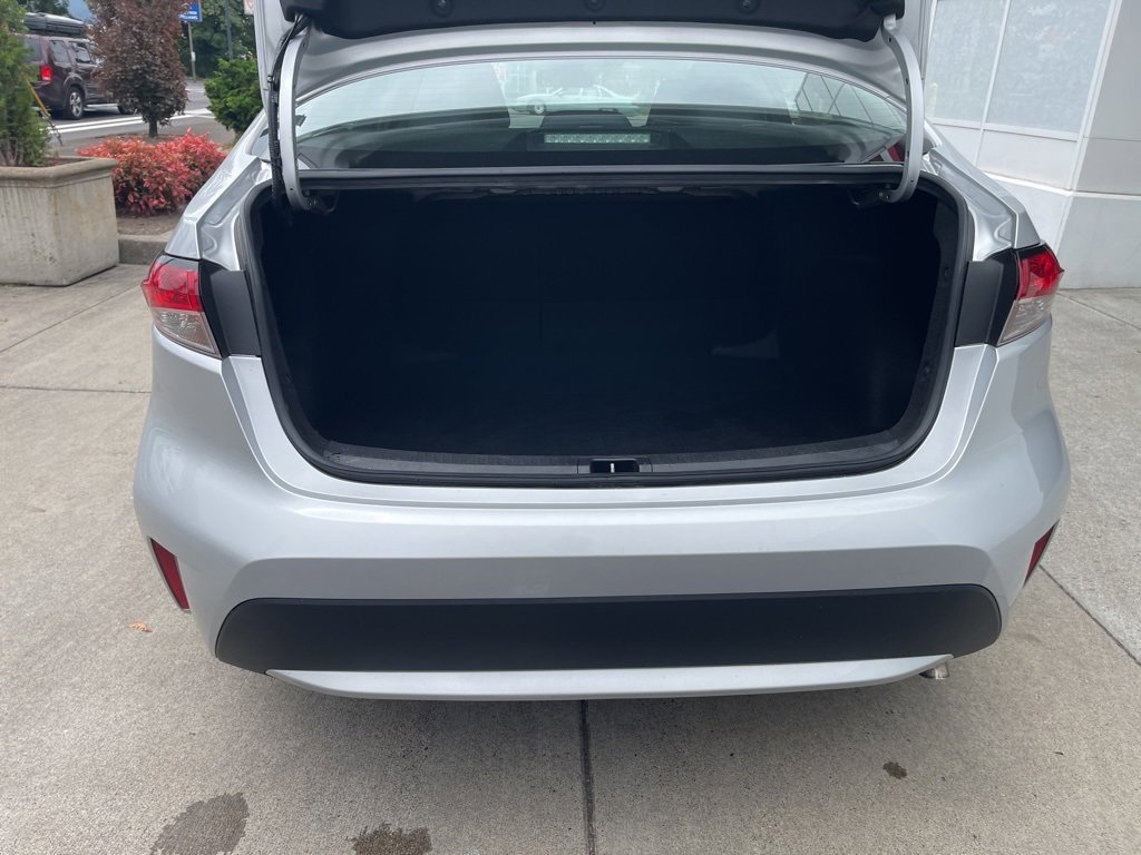 Used 2021 Toyota Corolla LE image 42