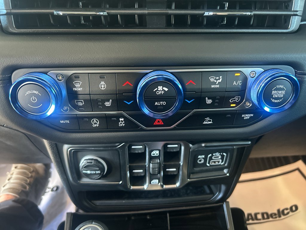 Used 2025 Jeep Gladiator Sport image 32