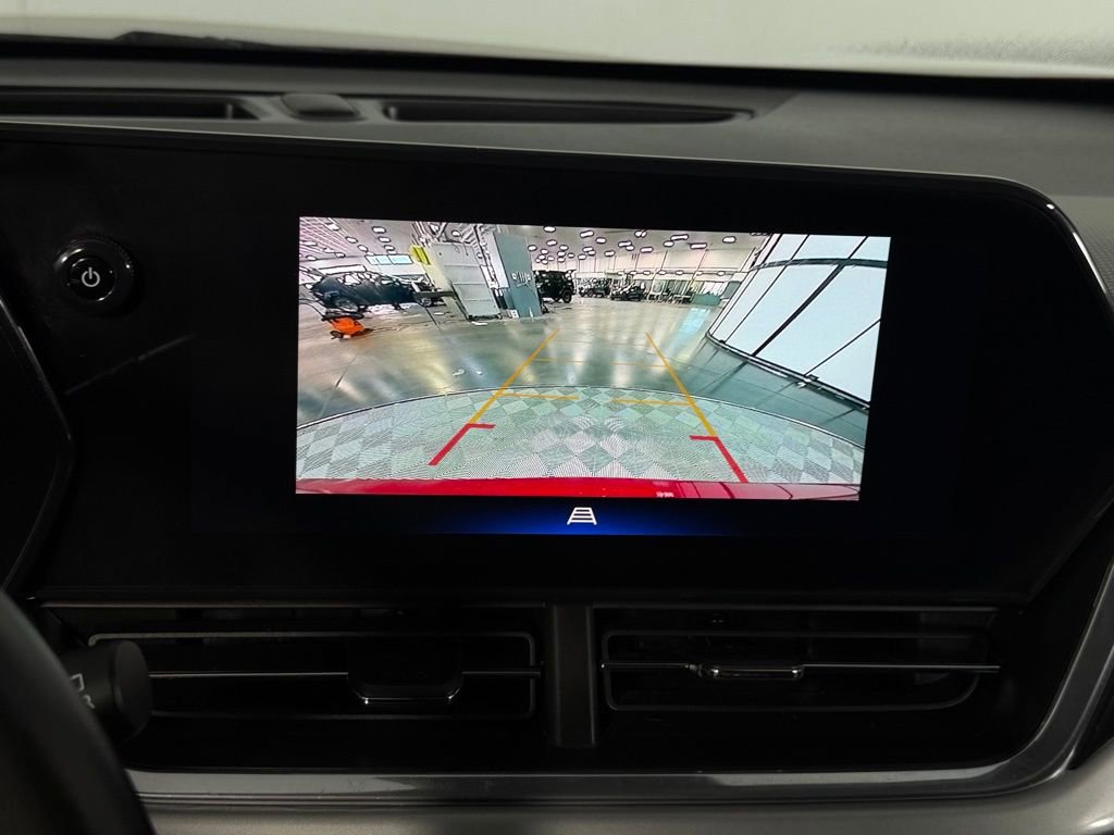 Used 2024 Chevrolet Trax LT w/ Driver Confidence Package image 23