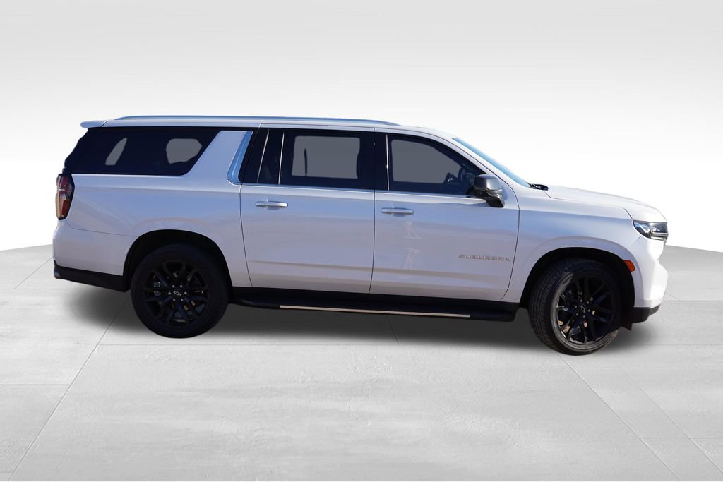 Used 2021 Chevrolet Suburban Premier w/ Premium Package AWD/4WD image 3