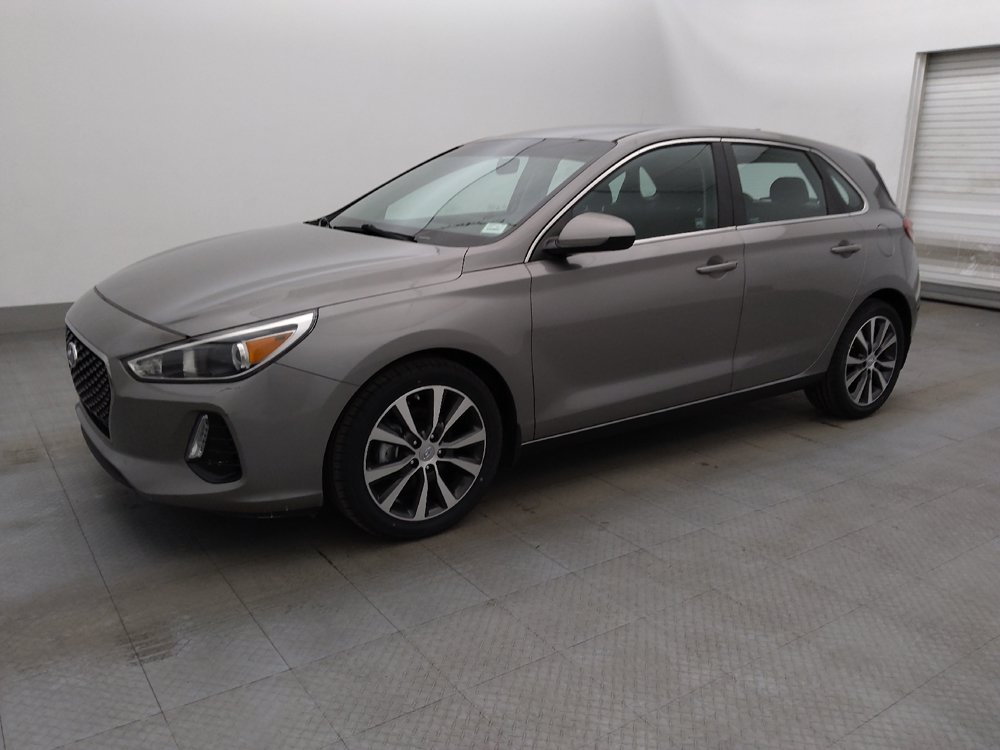 Used 2020 Hyundai Elantra GT FWD image 2