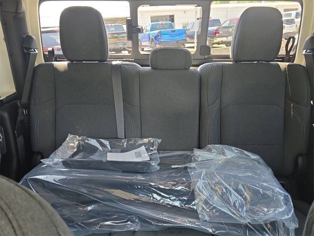 New 2025 Jeep Gladiator Sport image 24