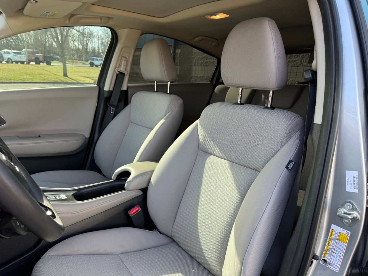 Used 2017 Honda HR-V EX image 11