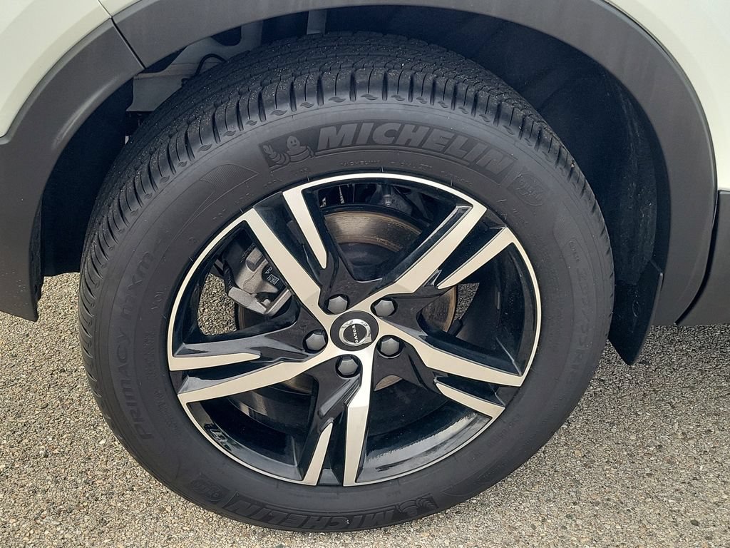 New 2026 Volvo XC40 B5 Core AWD/4WD image 3