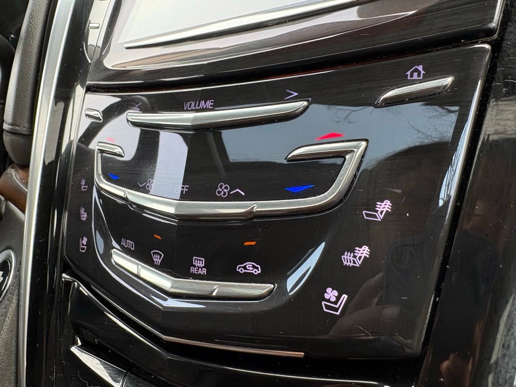 Used 2020 Cadillac Escalade Premium Luxury image 36