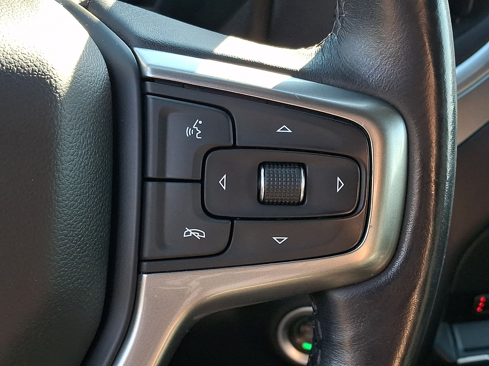Used 2021 Chevrolet Silverado 1500 LT w/ Convenience Package II AWD/4WD image 22