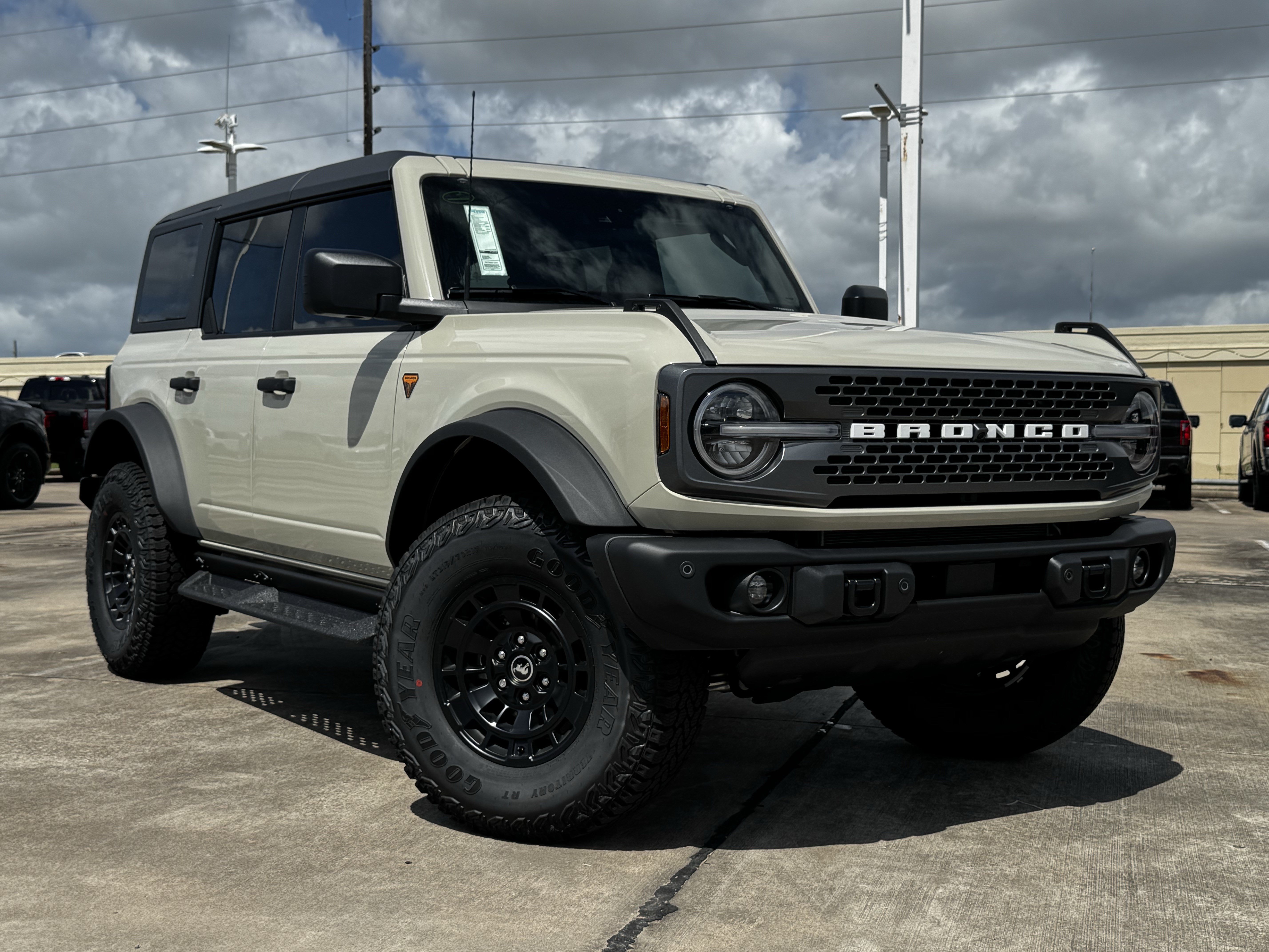 New 2026 Ford Bronco Badlands AWD/4WD video 2