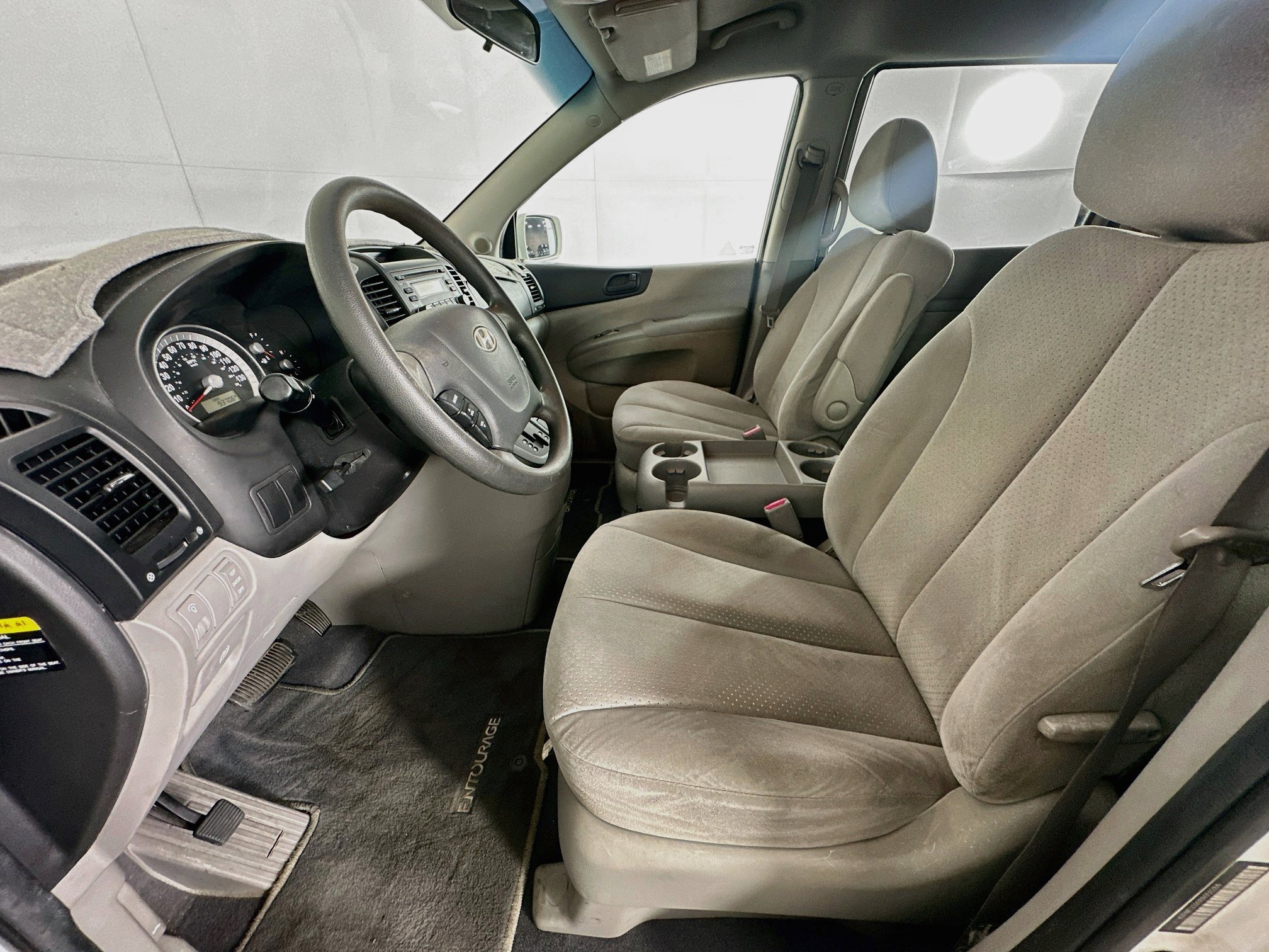 Used 2008 Hyundai Entourage GLS FWD image 13