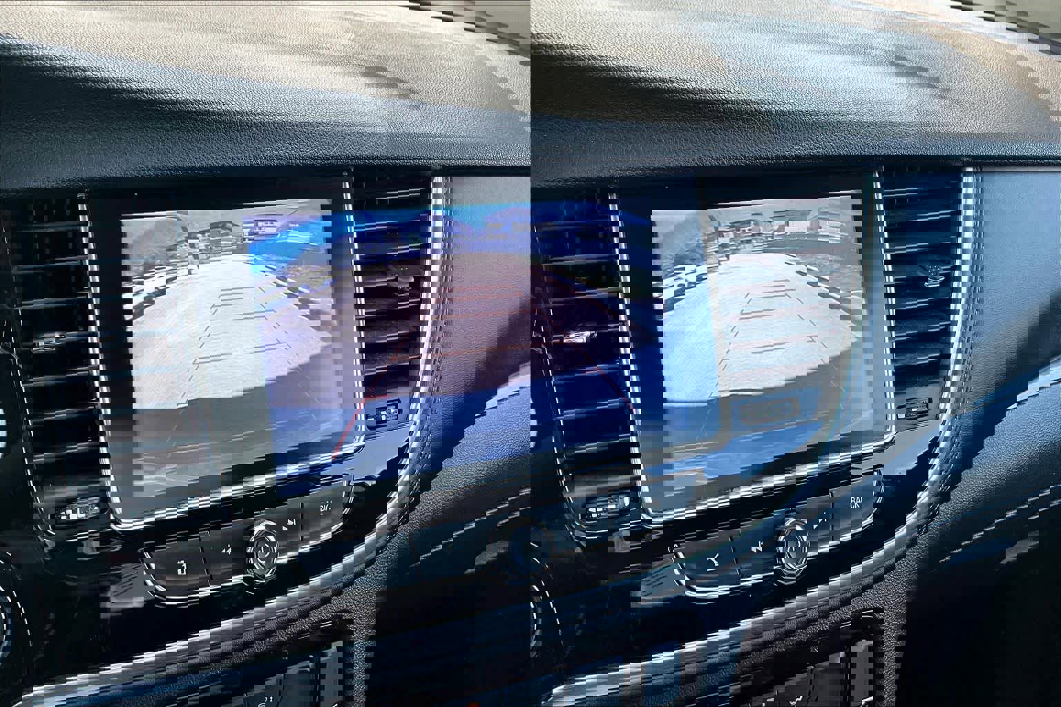 Used 2020 Buick Encore Preferred image 26