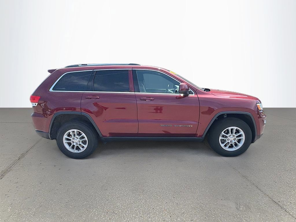 Used 2018 Jeep Grand Cherokee Laredo AWD/4WD image 3