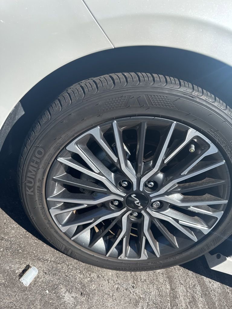 Used 2023 Kia Forte GT-Line w/ GT-Line Technology Package image 10