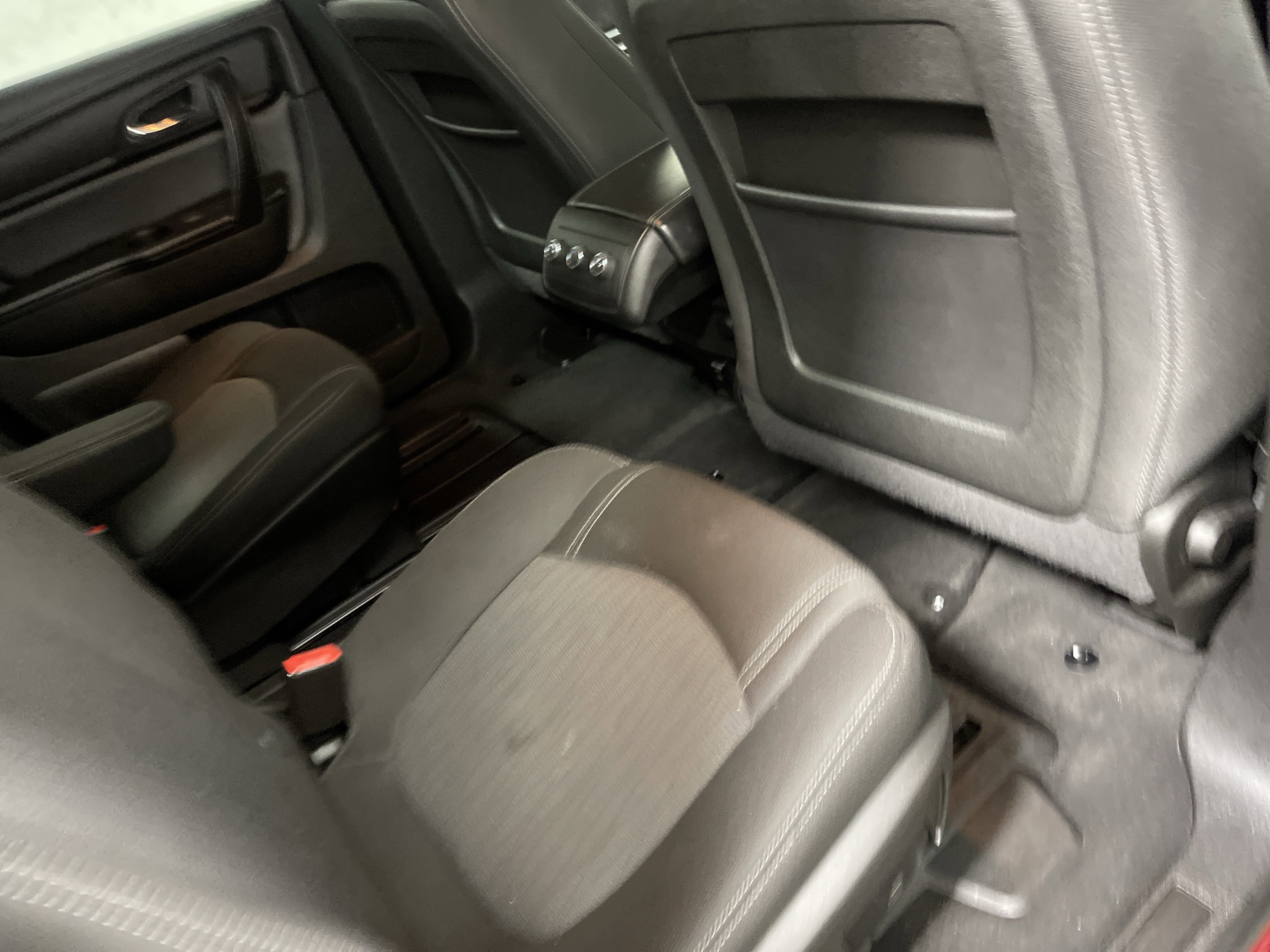 Used 2015 Chevrolet Traverse LT w/ Style and Technology Package image 23
