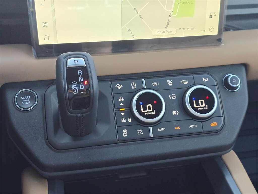 New 2025 Land Rover Defender 90 X-Dynamic SE image 15