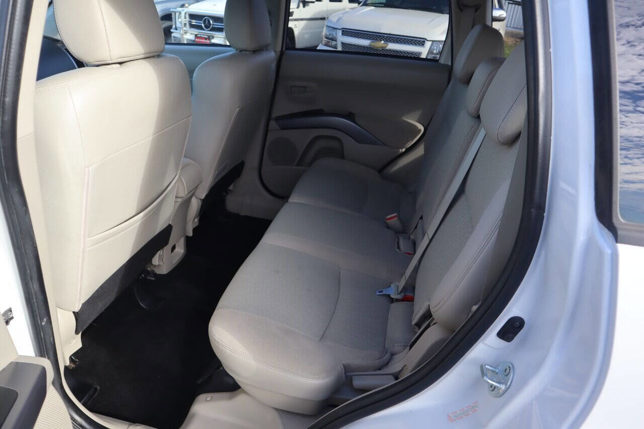 Used 2008 Mitsubishi Outlander SE image 15
