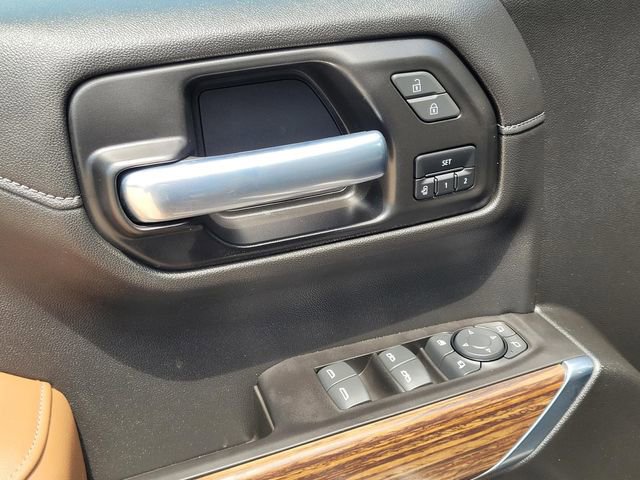 Used 2021 Chevrolet Silverado 1500 High Country w/ Technology Package AWD/4WD image 18