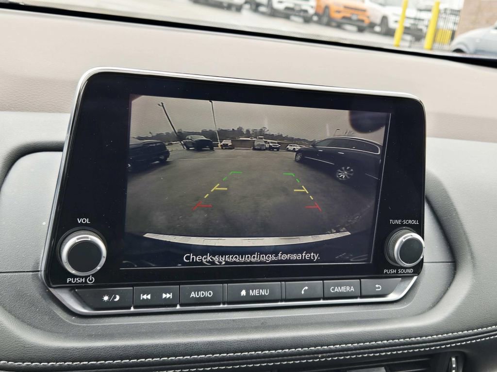 Used 2023 Nissan Rogue SV image 26