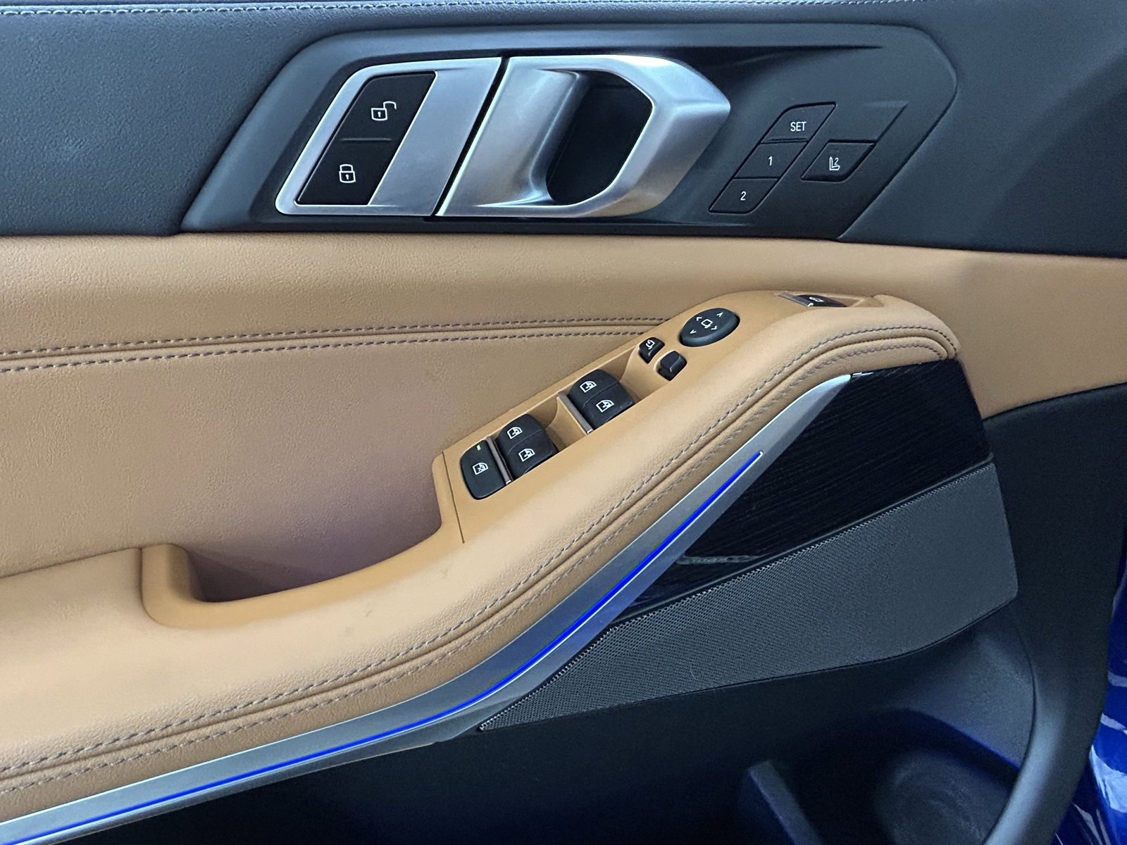 Used 2025 BMW X5 M60i w/ Parking Assistance Package image 25