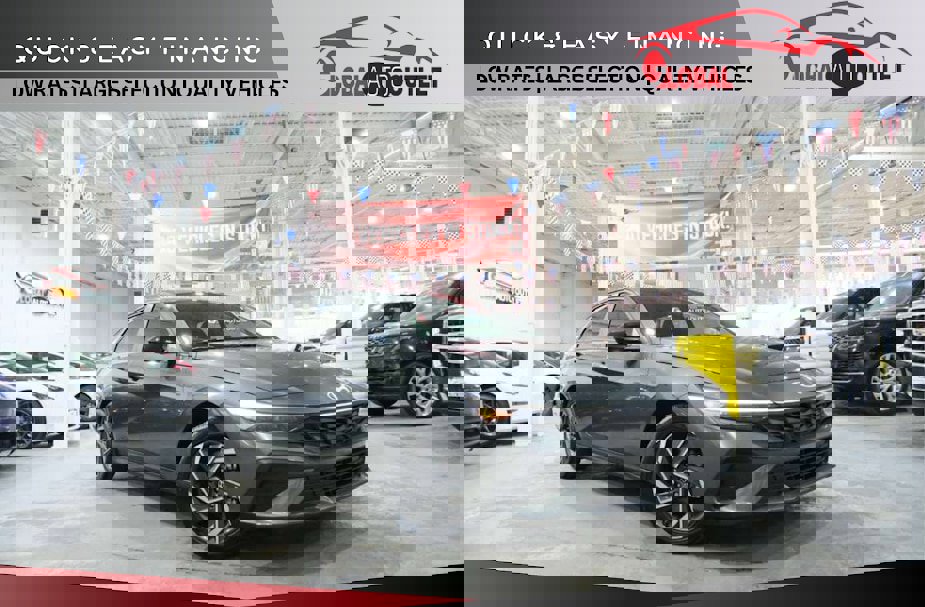 Used 2025 Hyundai Elantra Sport image 1