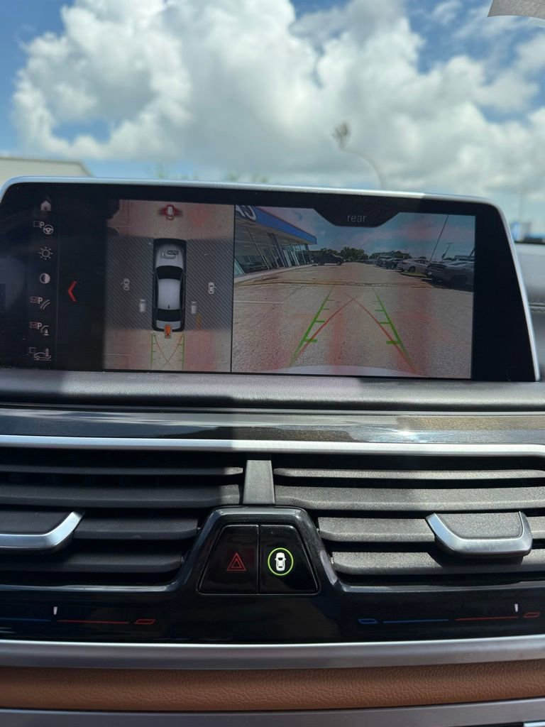 Used 2019 BMW 750i w/ Executive Package RWD image 19