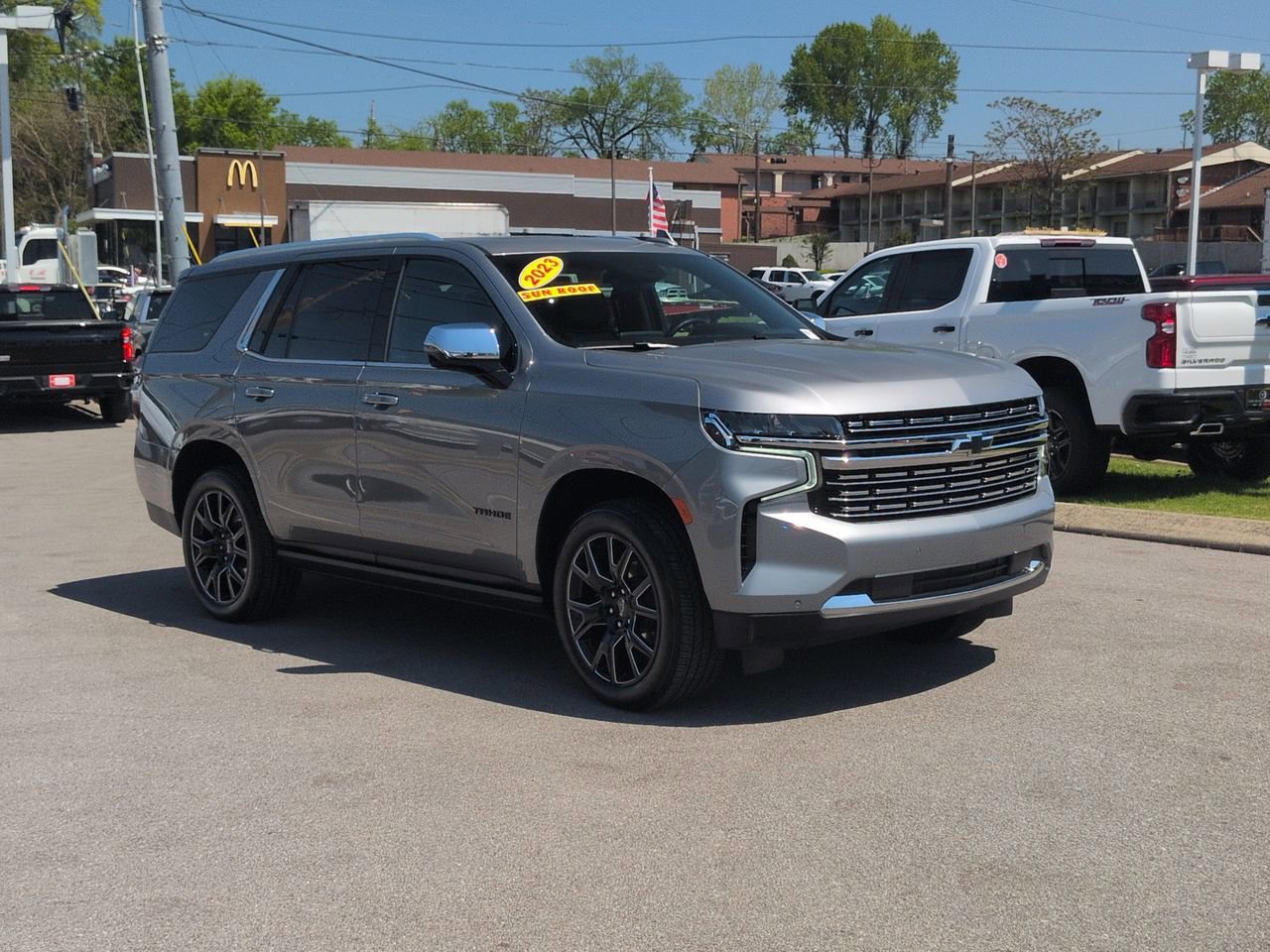 Used 2023 Chevrolet Tahoe Premier AWD/4WD image 2