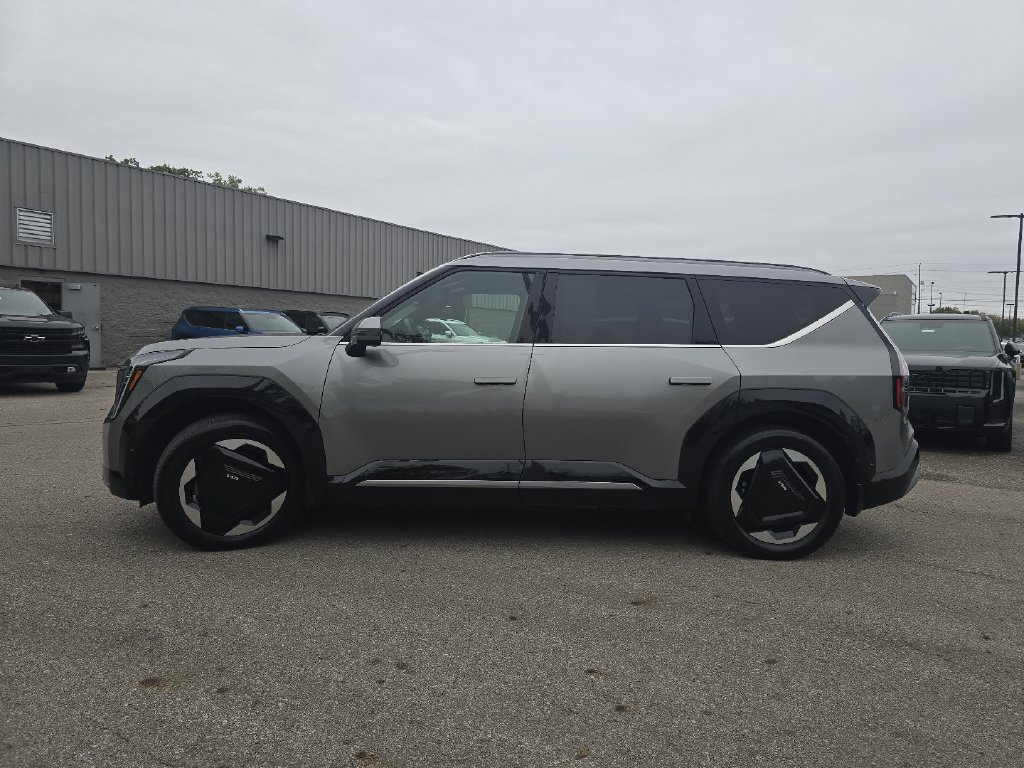 Used 2024 Kia EV9 Land AWD/4WD image 14