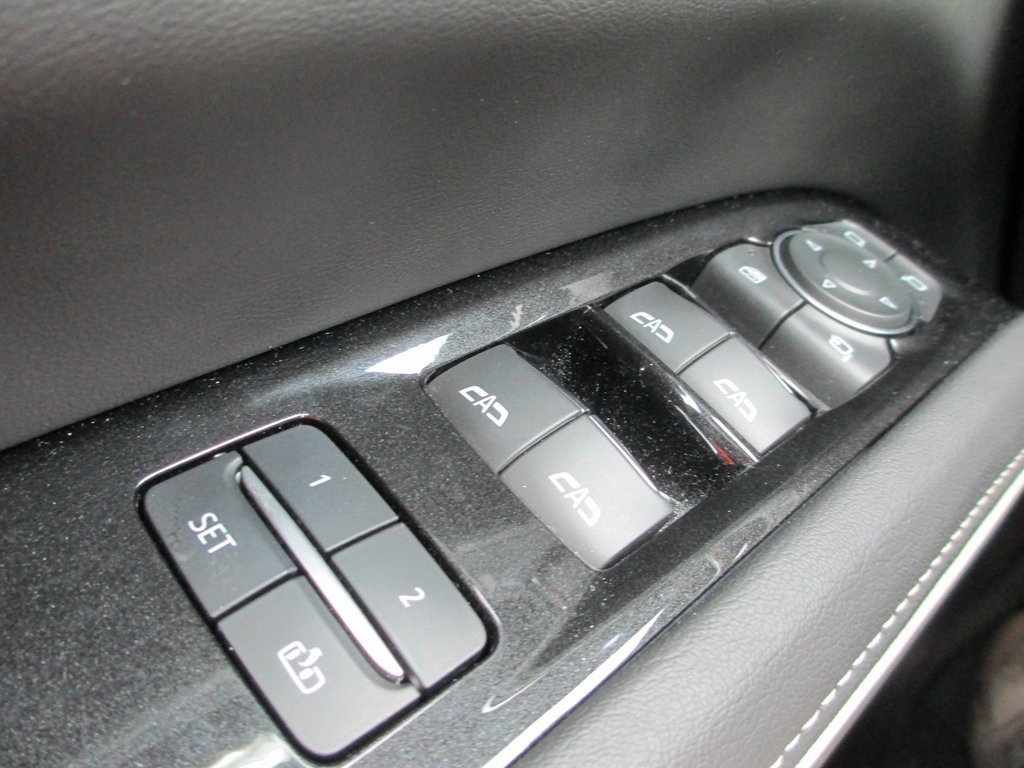 Used 2024 Cadillac Escalade Sport w/ LPO, ONYX Package image 29