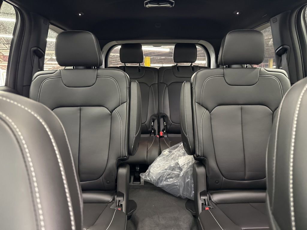 New 2025 Jeep Grand Cherokee L Limited image 21