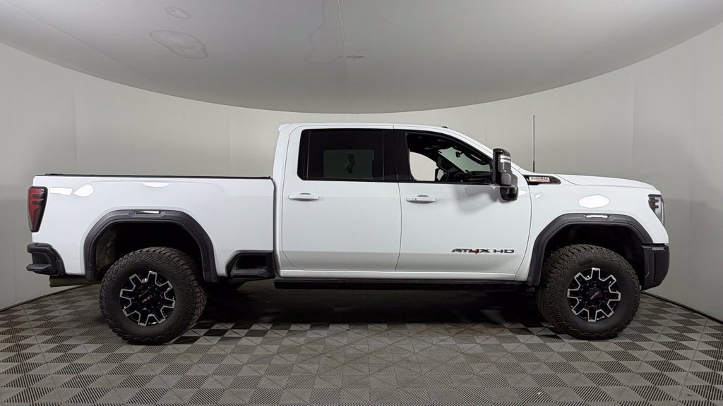 Used 2026 GMC Sierra 2500 AT4X AWD/4WD image 11