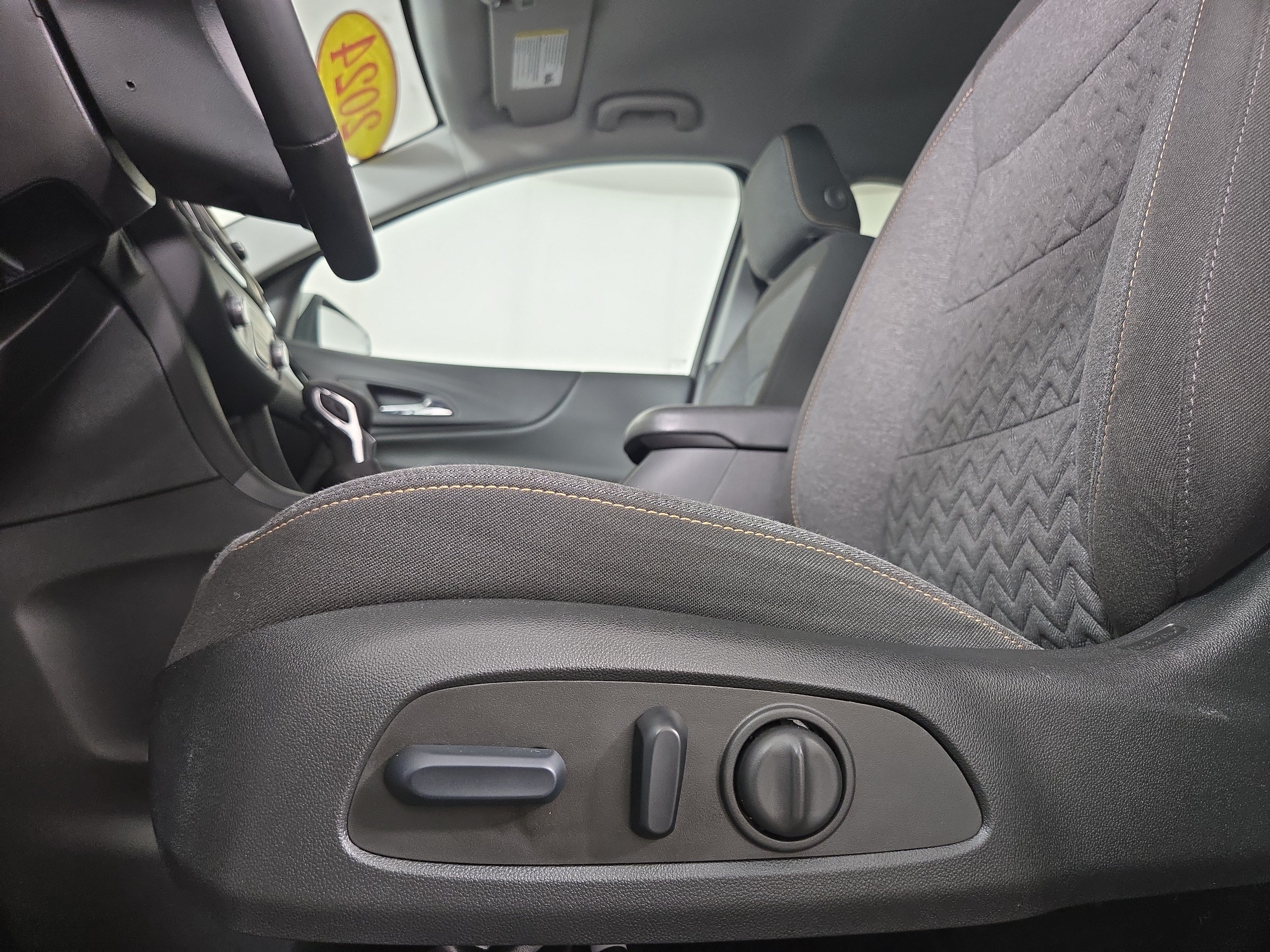 Certified 2024 Chevrolet Equinox LT FWD image 31