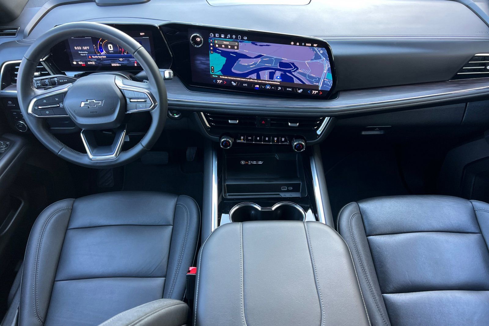 Used 2025 Chevrolet Suburban Z71 AWD/4WD image 13