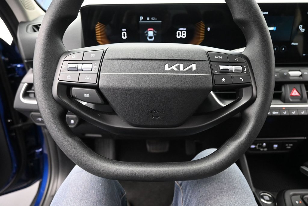 Certified 2025 Kia K4 FWD image 33