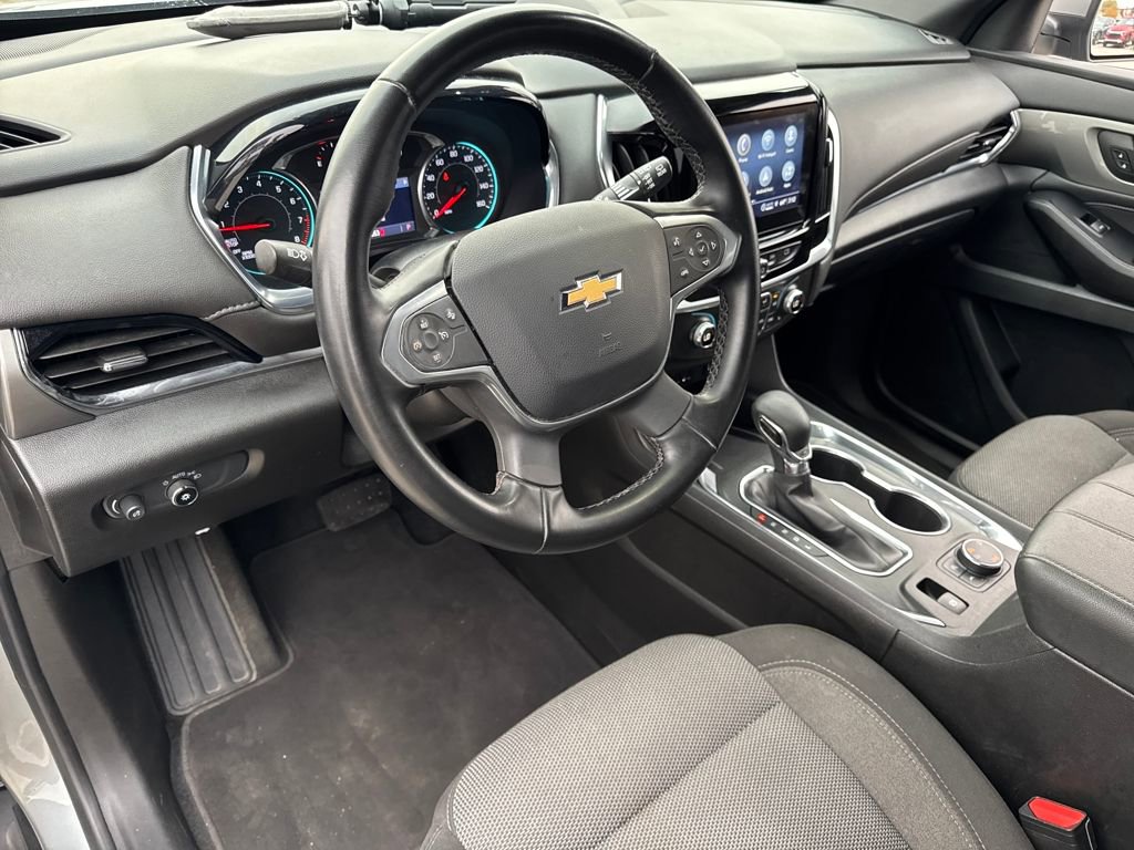 Used 2023 Chevrolet Traverse LT image 19