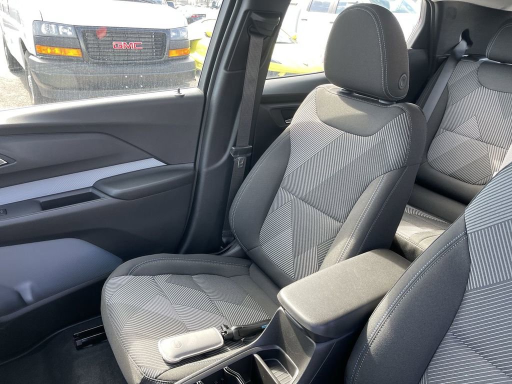 New 2027 Chevrolet Bolt LT w/ Comfort Package FWD image 24