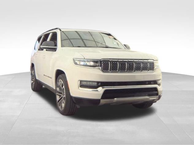 Used 2023 Jeep Grand Wagoneer Series III w/ Rear Seat Video Group 1 AWD/4WD image 3