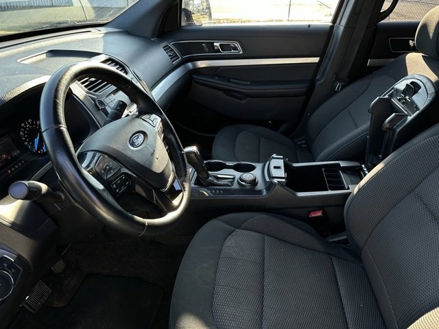Used 2017 Ford Explorer XLT image 7
