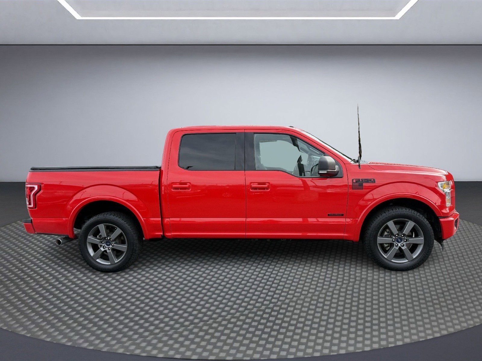 Used 2017 Ford F150 XLT w/ Equipment Group 302A Luxury RWD image 8