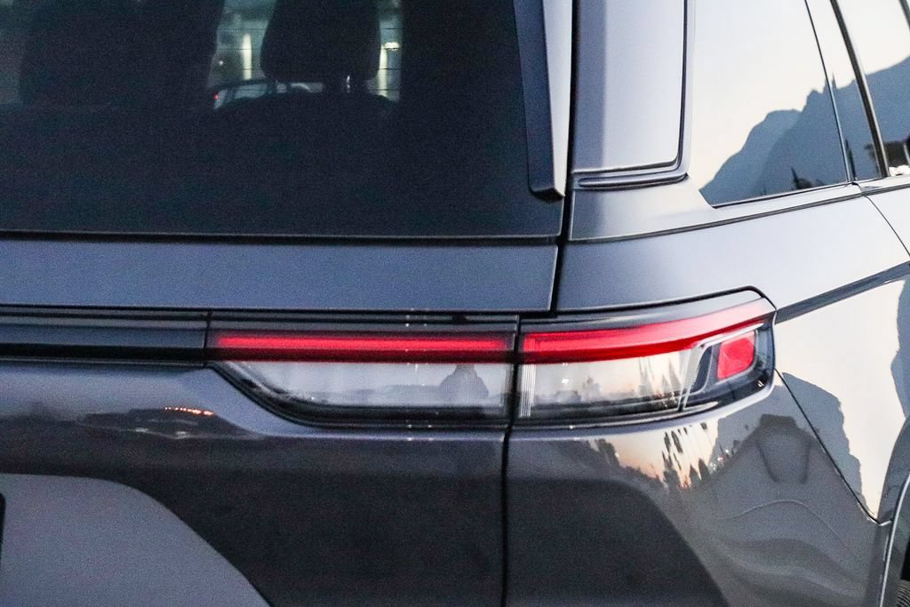 New 2026 Jeep Grand Cherokee Limited AWD/4WD image 10
