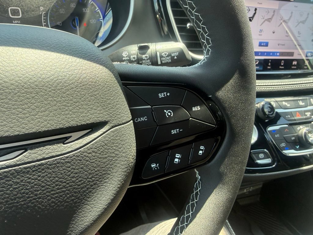 New 2027 Chrysler Pacifica Limited w/ Family Tech Group FWD image 19