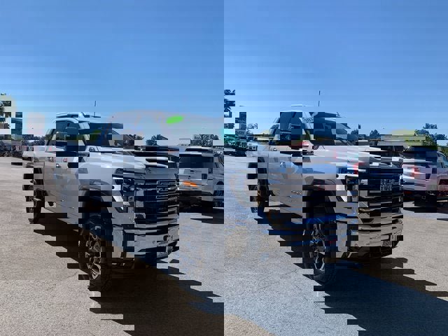 New 2025 GMC Sierra 2500 SLT w/ SLT Convenience Package image 4