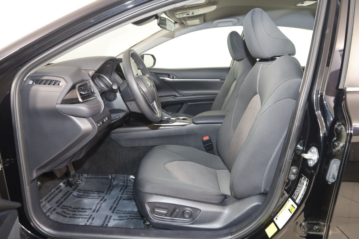 Used 2023 Toyota Camry LE FWD image 9