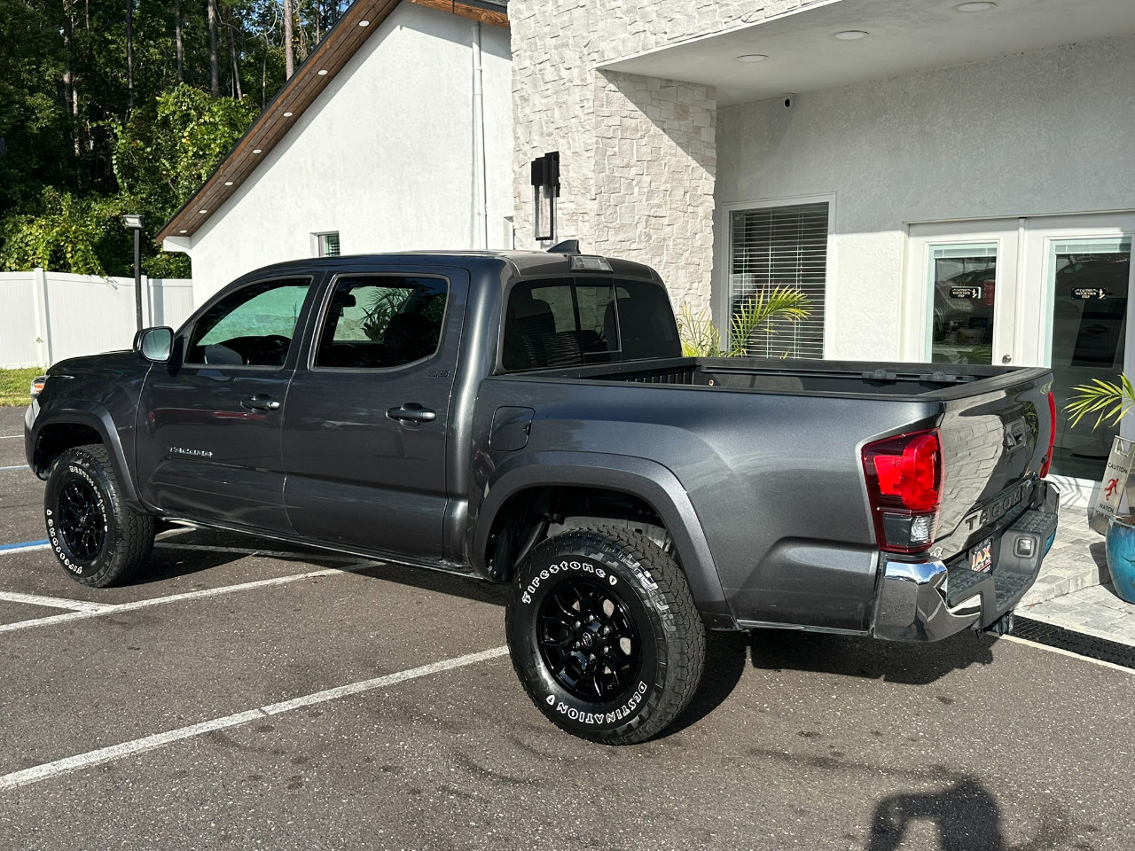 Used 2019 Toyota Tacoma SR5 image 10