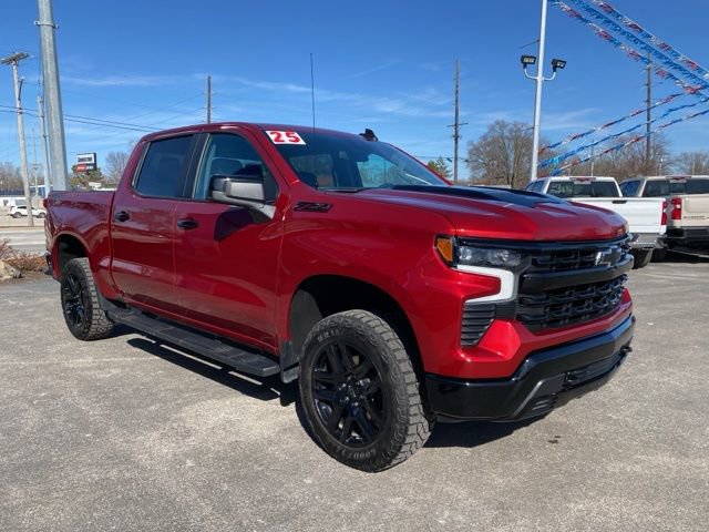 Used 2025 Chevrolet Silverado 1500 LT Trail Boss w/ Dark Appearance Package image 7