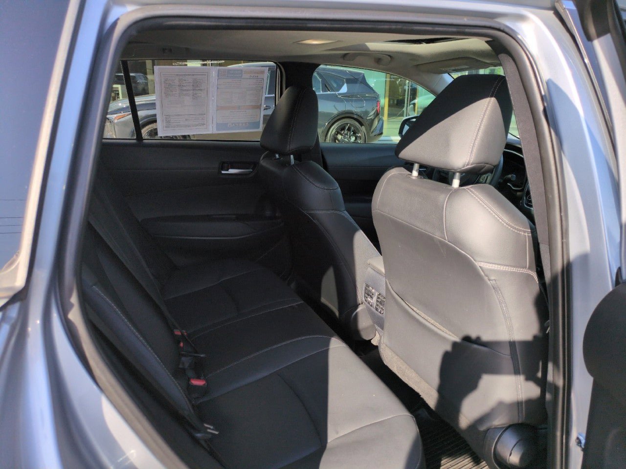 Used 2022 Toyota Corolla Cross XLE w/ Convenience Package FWD image 26